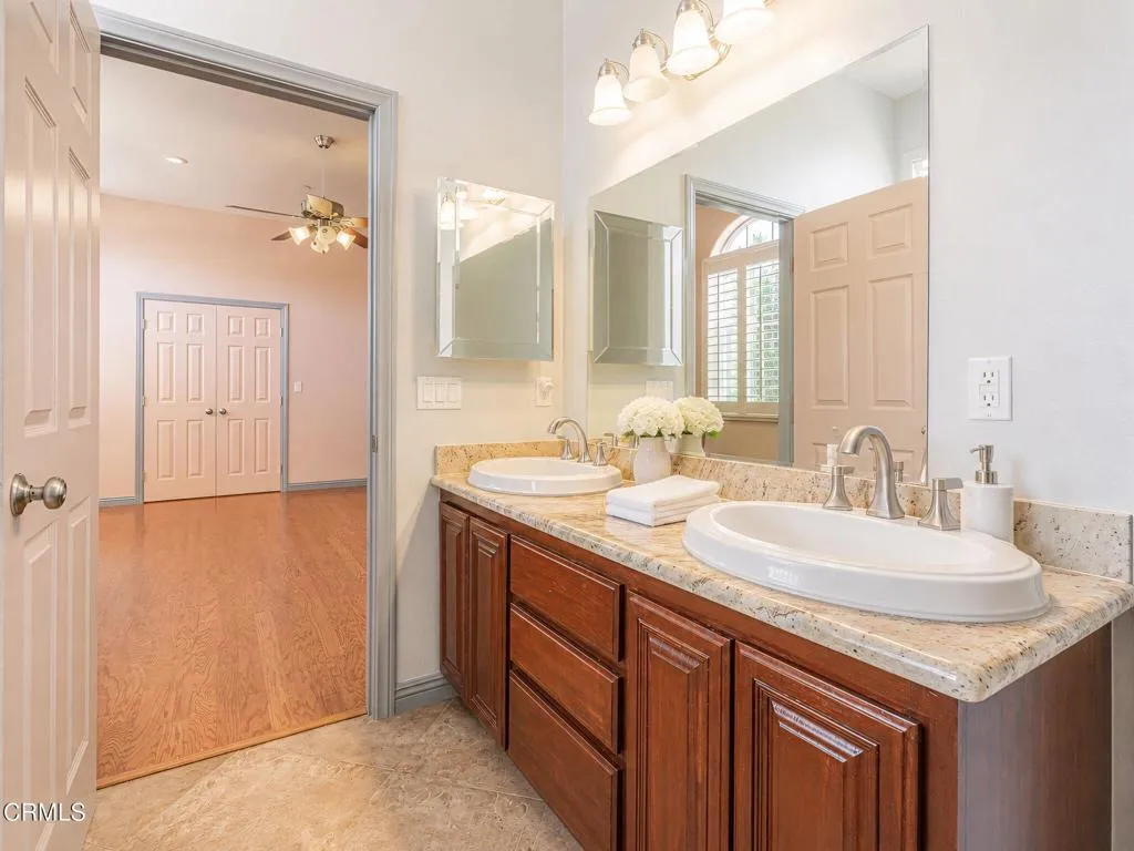 43-web-or-mls-Primary Bathroom