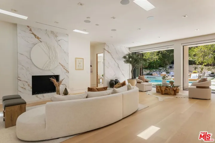 9988 Liebe Drive, Beverly Hills, California 90210
