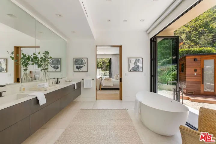 9988 Liebe Drive, Beverly Hills, California 90210