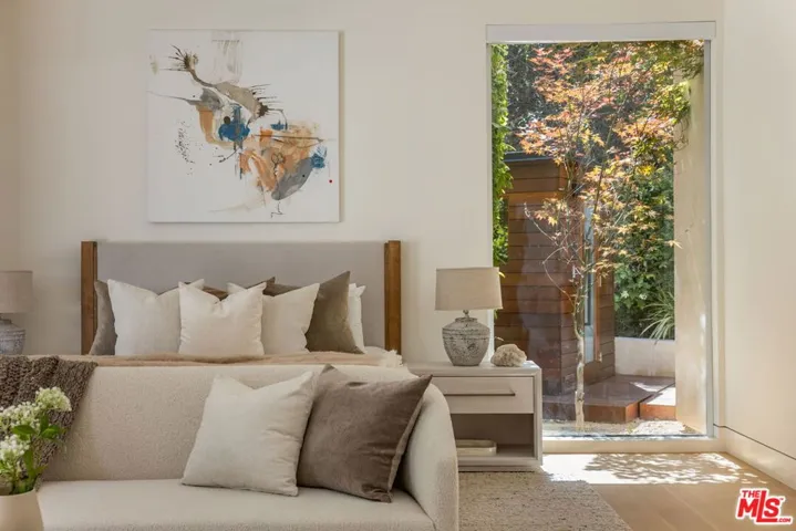 9988 Liebe Drive, Beverly Hills, California 90210