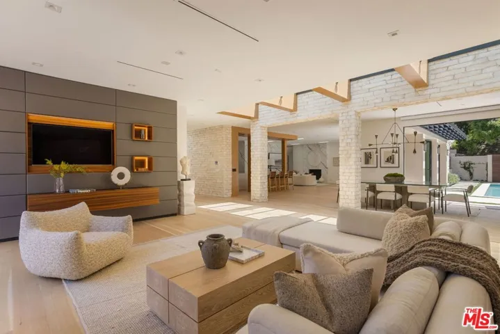9988 Liebe Drive, Beverly Hills, California 90210