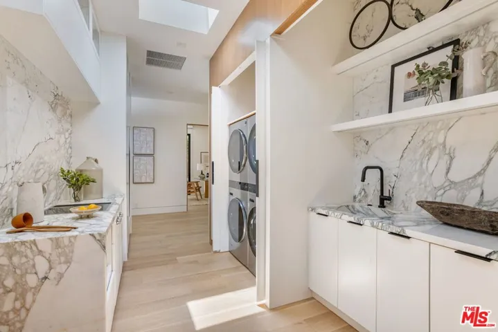9988 Liebe Drive, Beverly Hills, California 90210