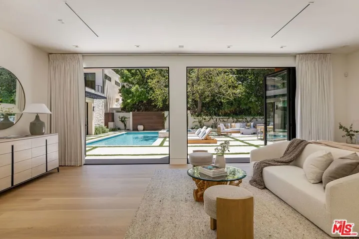 9988 Liebe Drive, Beverly Hills, California 90210