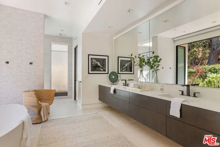 9988 Liebe Drive, Beverly Hills, California 90210