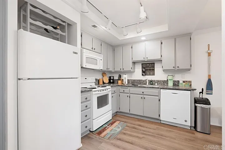 520 Via De La Valle H, Solana Beach, California 92075