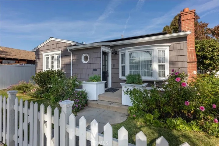 4141 E Theresa St in Belmont Heights