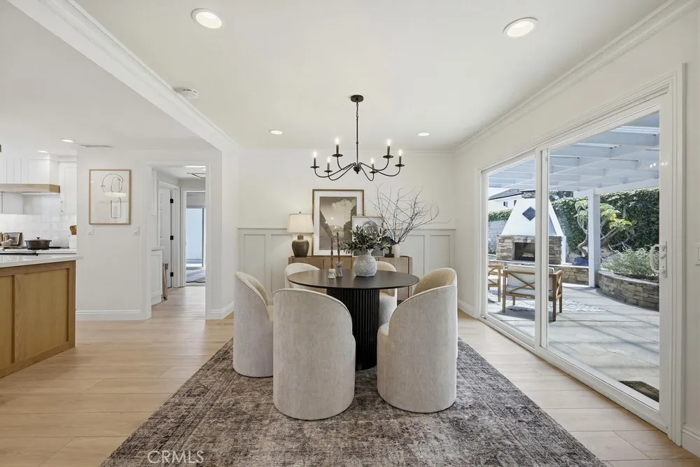 Dining Area w/access to backyard