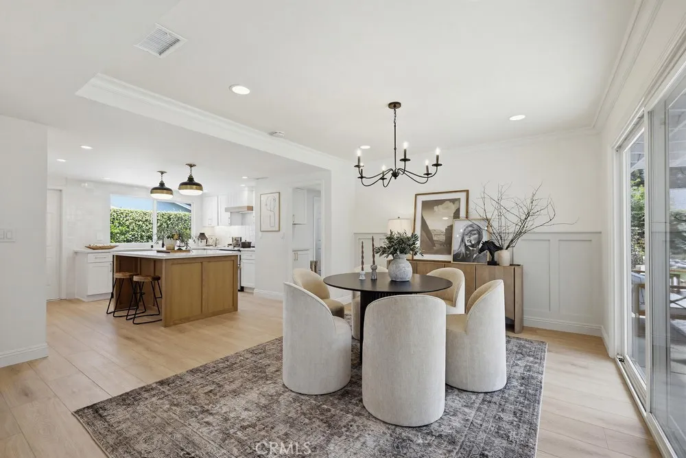 Large Dining Area w/chandelier