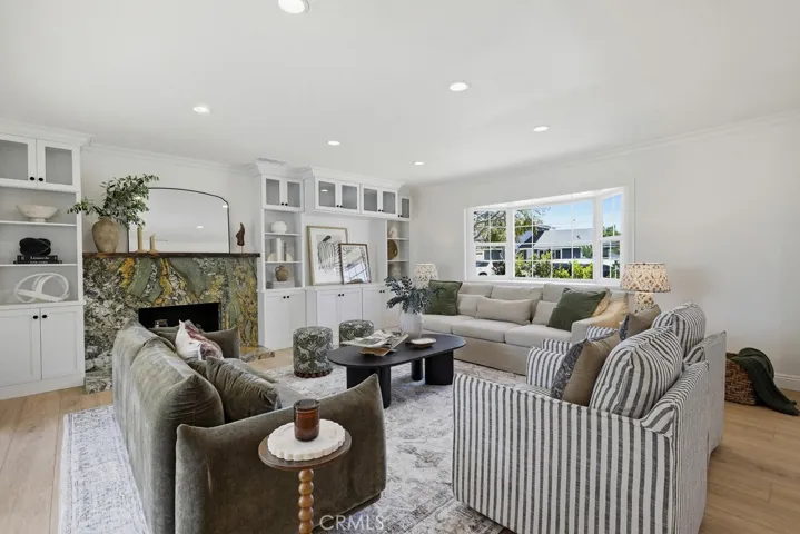 Great Room w/Fireplace and built-in cabinetry