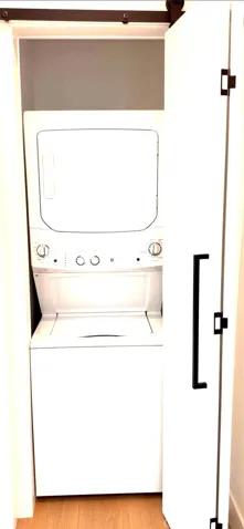 Washer/Dryer Included in ADU