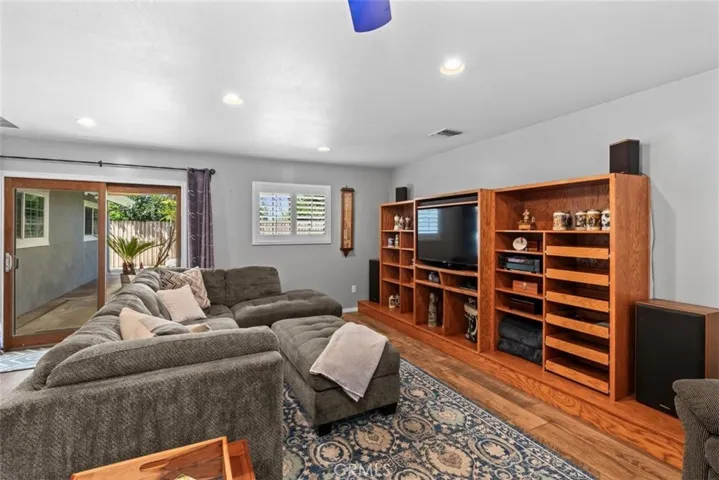 123 W Ronwood Street, Glendora, California 91740