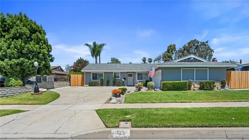 123 W Ronwood Street, Glendora, California 91740