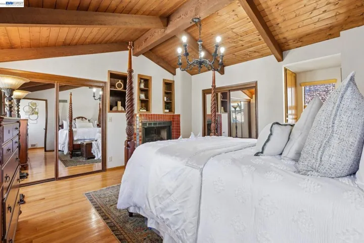 Gorgeous primary suite