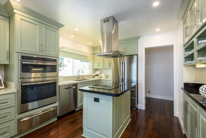 945 Lido Lane, Foster City, California 94404