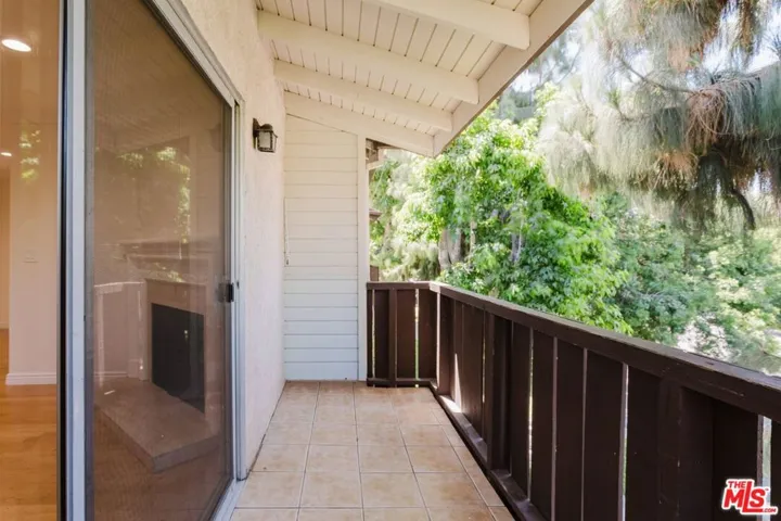 14980 Victory Boulevard 201, Van Nuys, California 91411