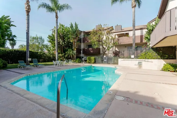 14980 Victory Boulevard 201, Van Nuys, California 91411