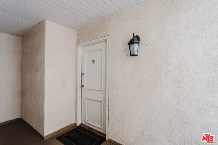 14980 Victory Boulevard 201, Van Nuys, California 91411