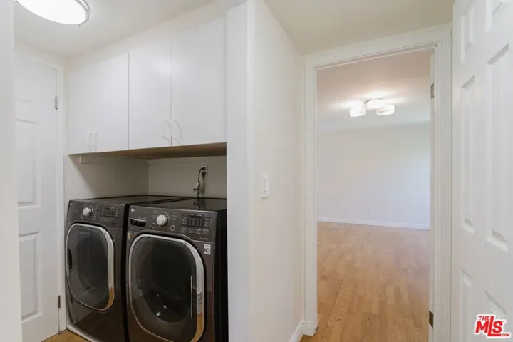 14980 Victory Boulevard 201, Van Nuys, California 91411