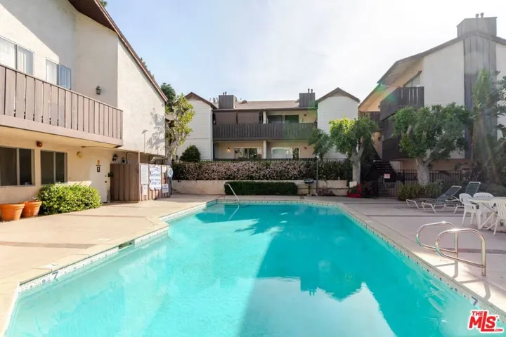 14980 Victory Boulevard 201, Van Nuys, California 91411
