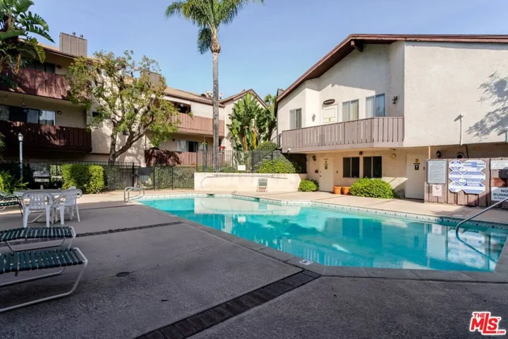 14980 Victory Boulevard 201, Van Nuys, California 91411