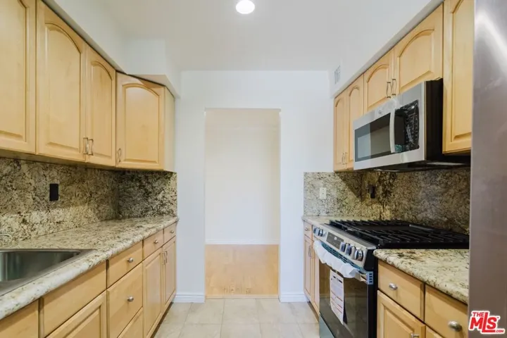 14980 Victory Boulevard 201, Van Nuys, California 91411