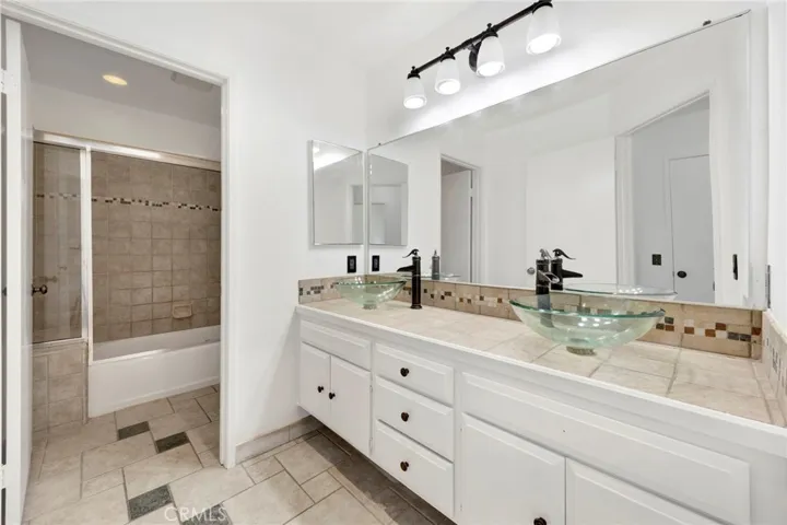 3210 Darby Street 102, Simi Valley, California 93063