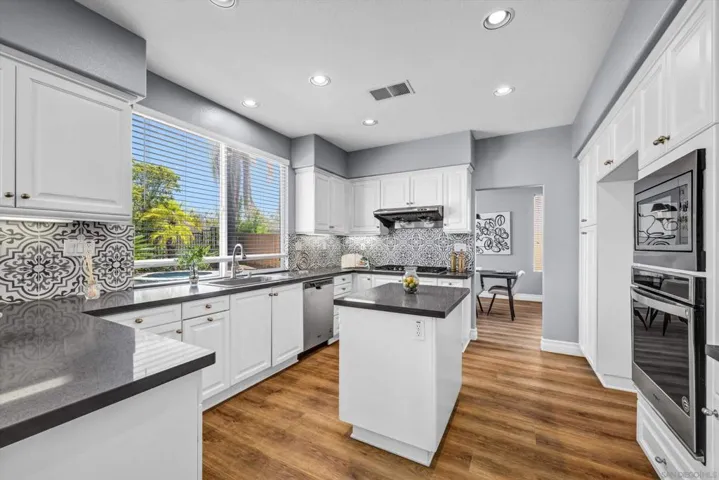 11436 Meadow Grass Ln, San Diego, California 92128