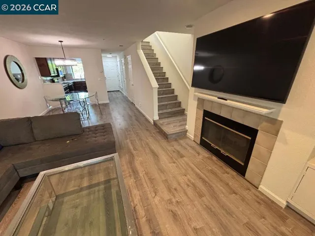 Clean & Contemporary Flair