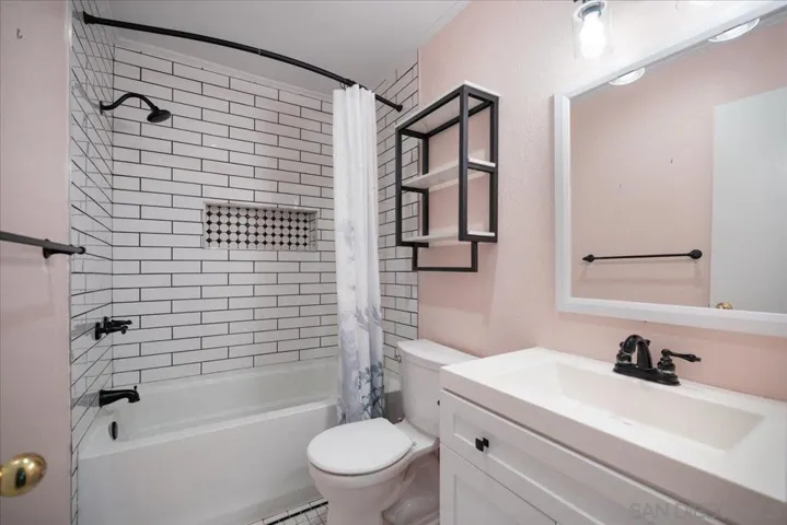 8797 Wahl, Santee, California 92071