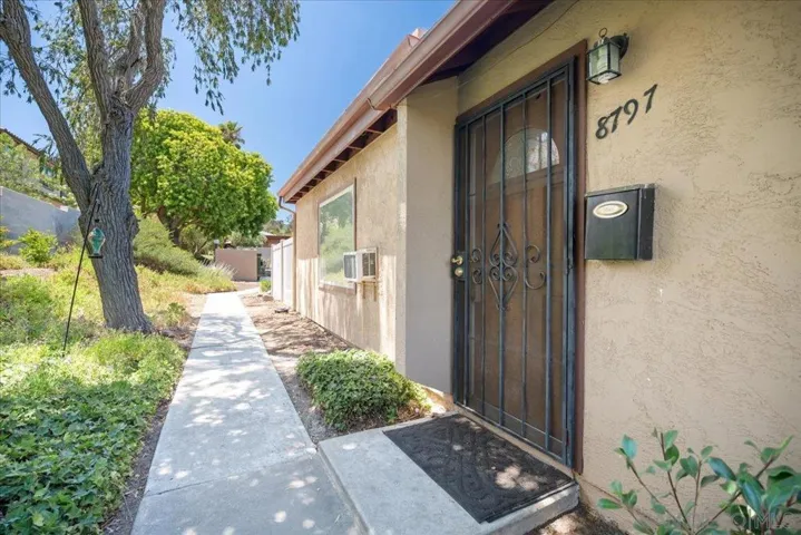 8797 Wahl, Santee, California 92071
