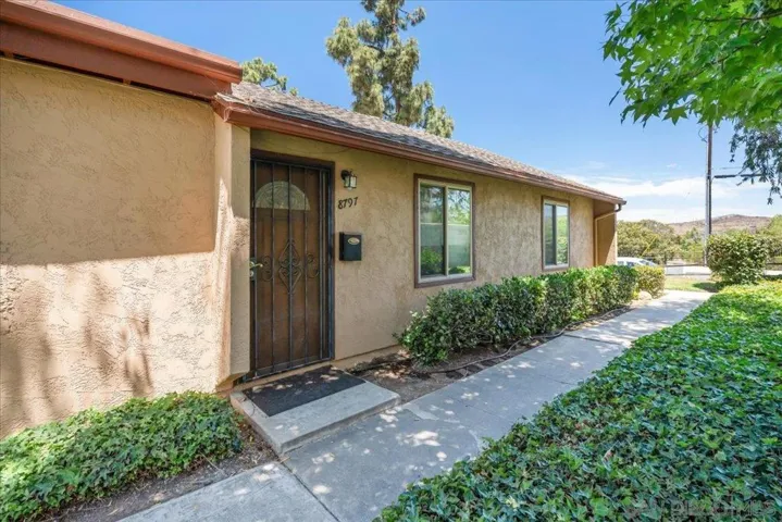 8797 Wahl, Santee, California 92071