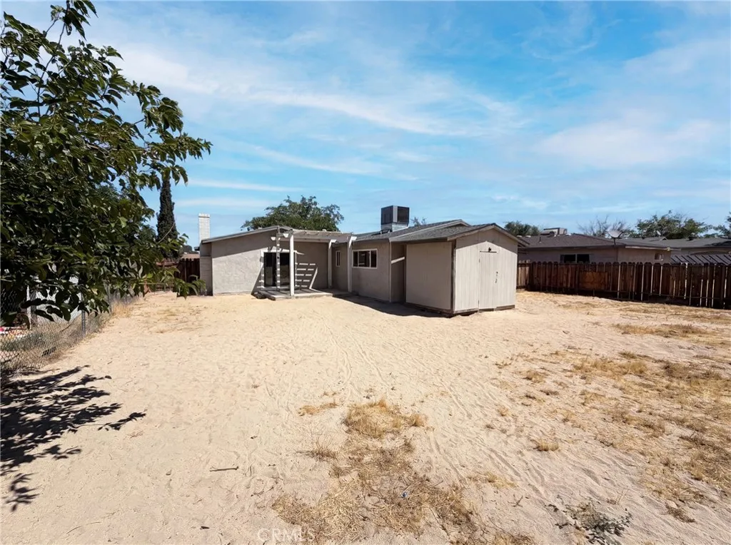 15929 La Verida, Victorville, California 92395 — photo 5