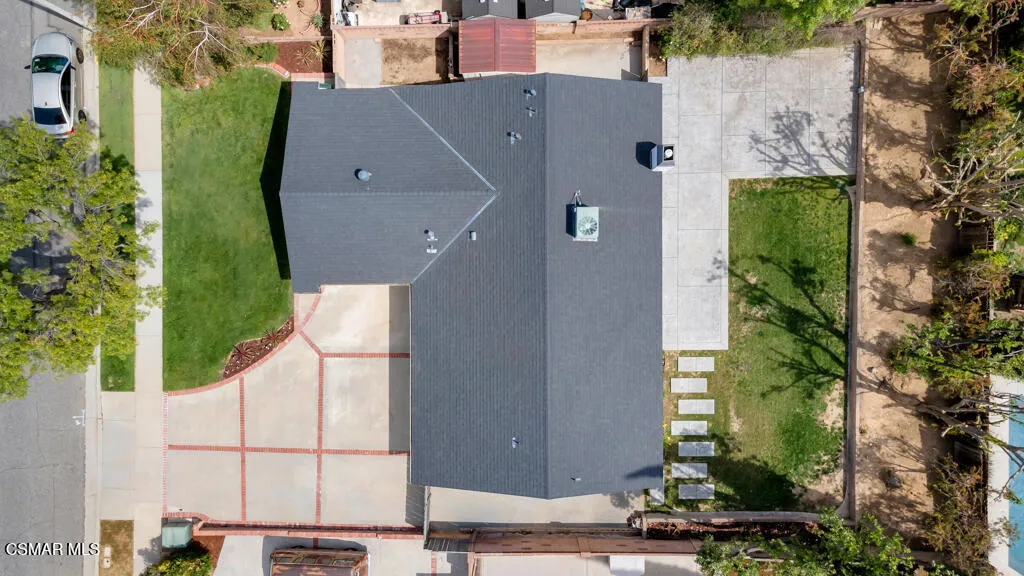 27987 Urbandale Ave-HsHProd-32