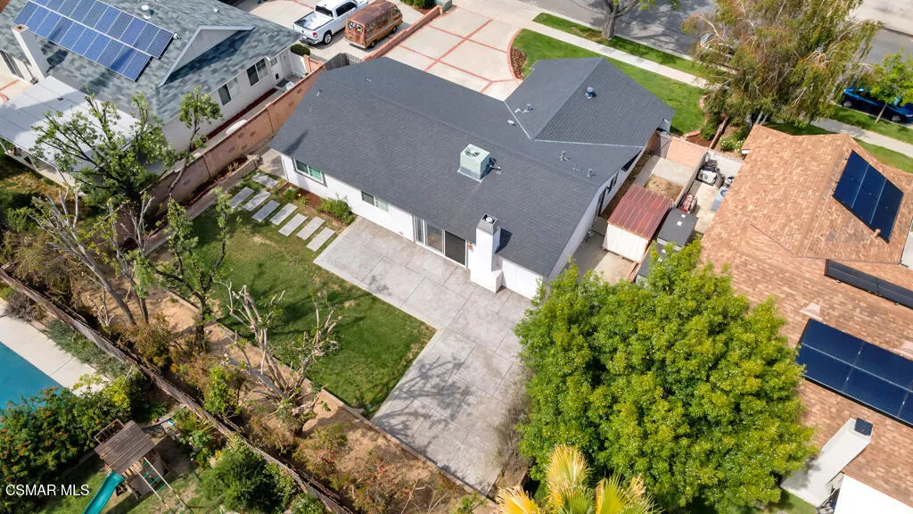 27987 Urbandale Ave-HsHProd-34