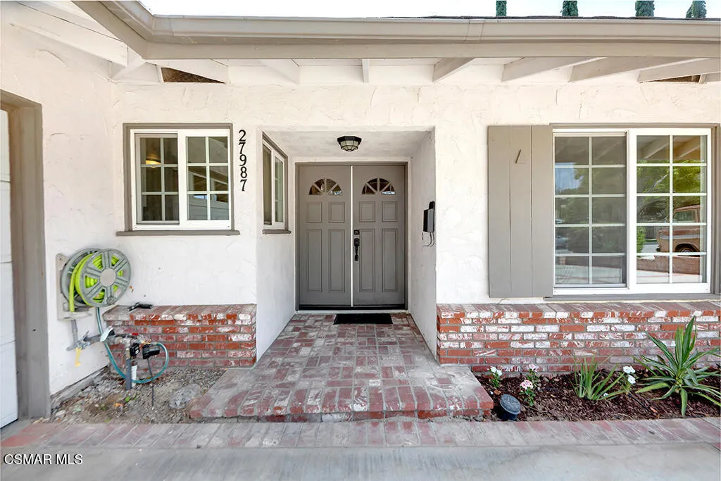 27987 Urbandale Ave-HsHProd-4