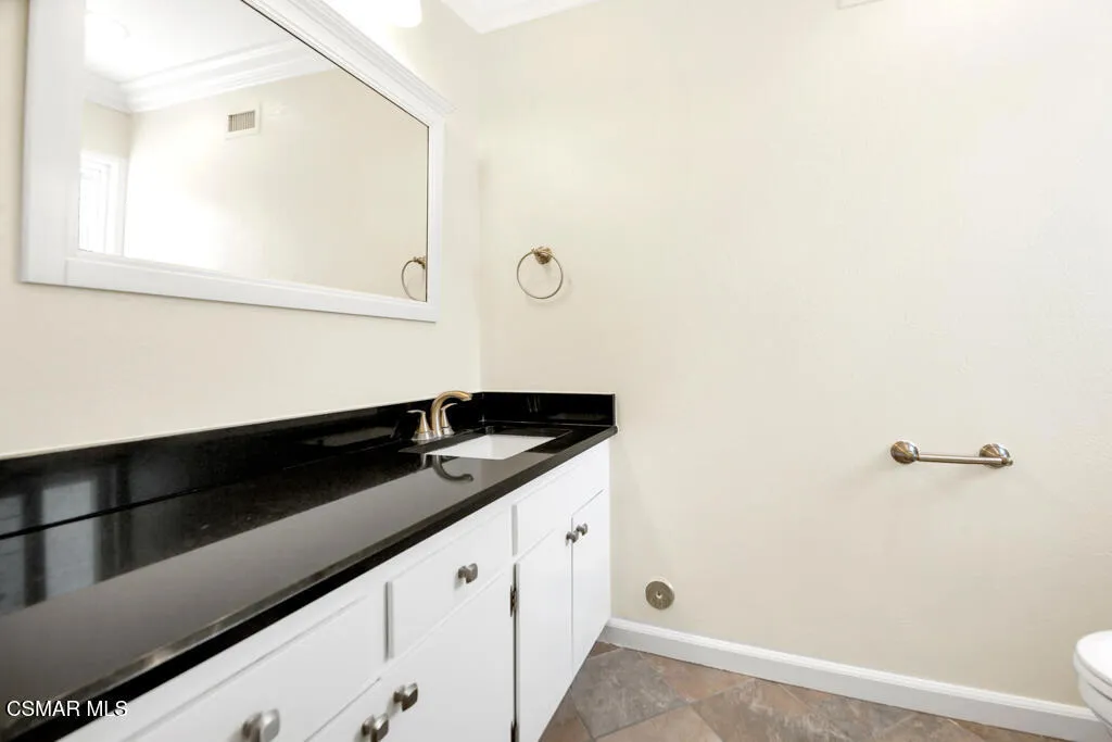 27987 Urbandale Ave-HsHProd-22