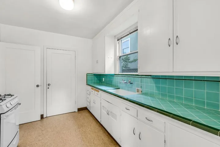 476 42nd Street, Oakland, California 94609