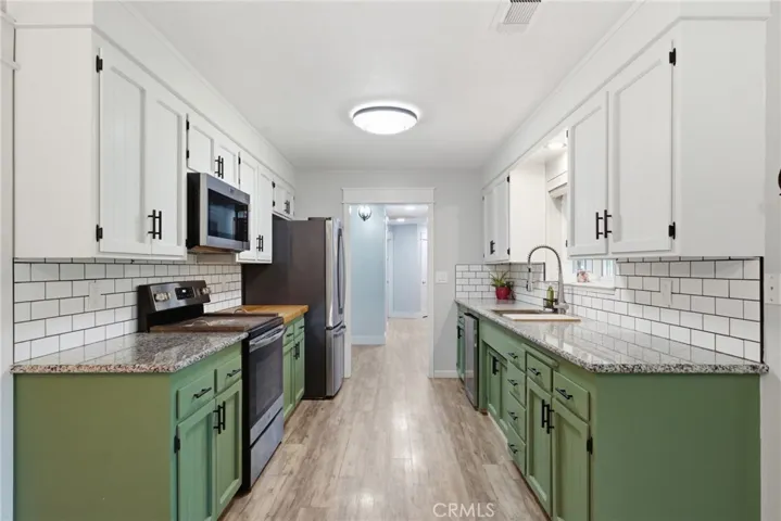 8567 Winona Way, Redding, California 96002