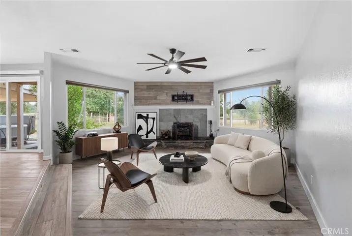 8567 Winona Way, Redding, California 96002