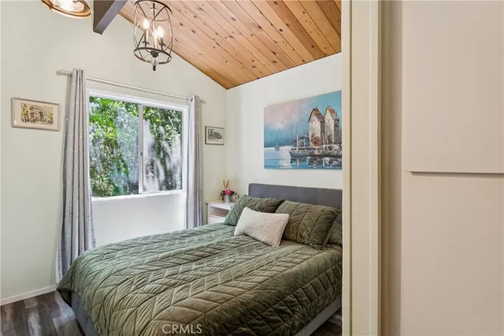 805 Knight Court, Lake Arrowhead, California 92352