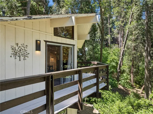 805 Knight Court, Lake Arrowhead, California 92352