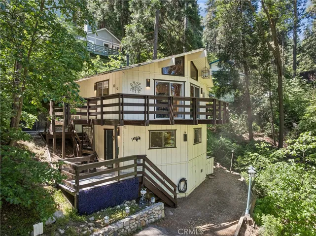 805 Knight Court, Lake Arrowhead, California 92352