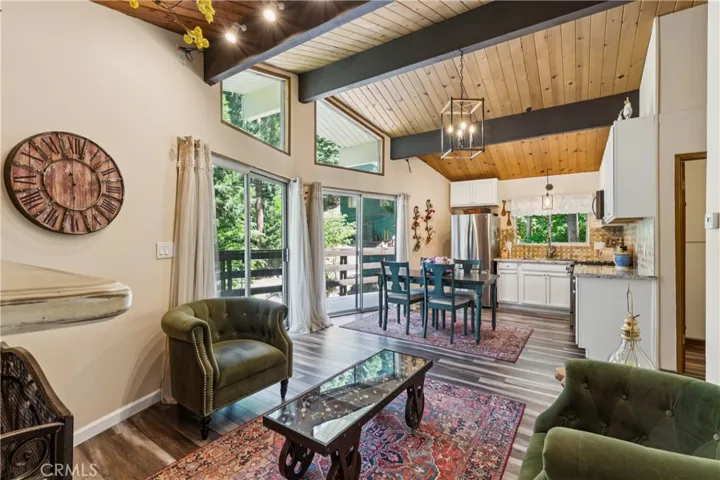 805 Knight Court, Lake Arrowhead, California 92352