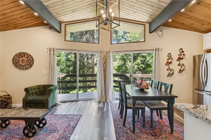 805 Knight Court, Lake Arrowhead, California 92352