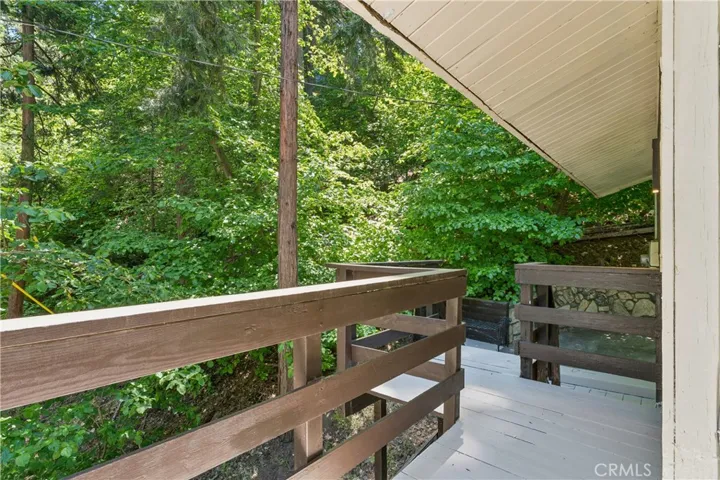 805 Knight Court, Lake Arrowhead, California 92352