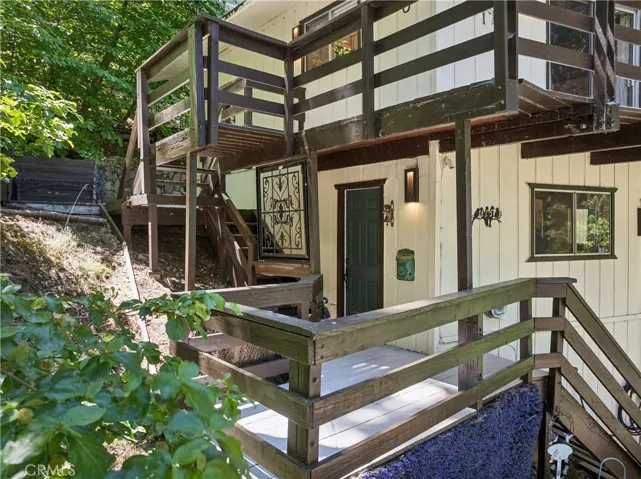 805 Knight Court, Lake Arrowhead, California 92352