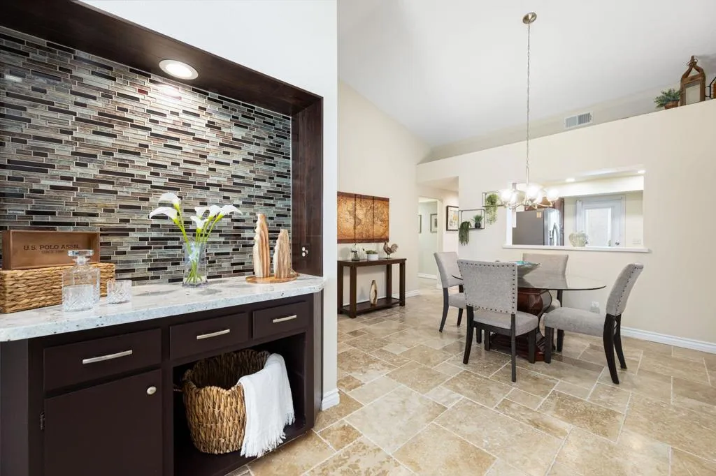 20-web-or-mls-LS_130Falls_Miller_0626_02