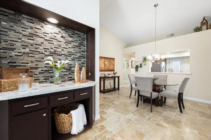 20-web-or-mls-LS_130Falls_Miller_0626_02