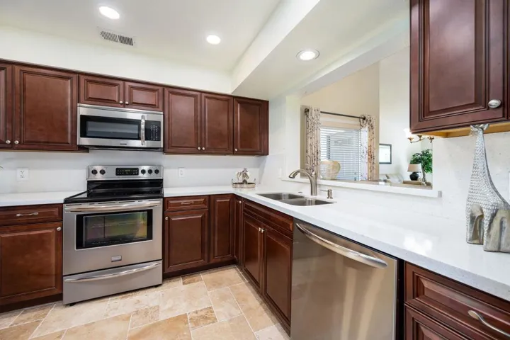 23-web-or-mls-LS_130Falls_Miller_0626_02