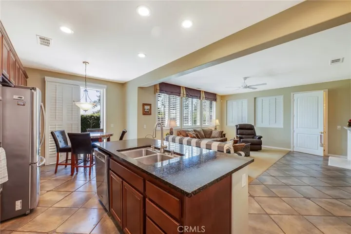 32933 Caminito Lorca, Temecula, CA 92592-3390 Open Kitchen